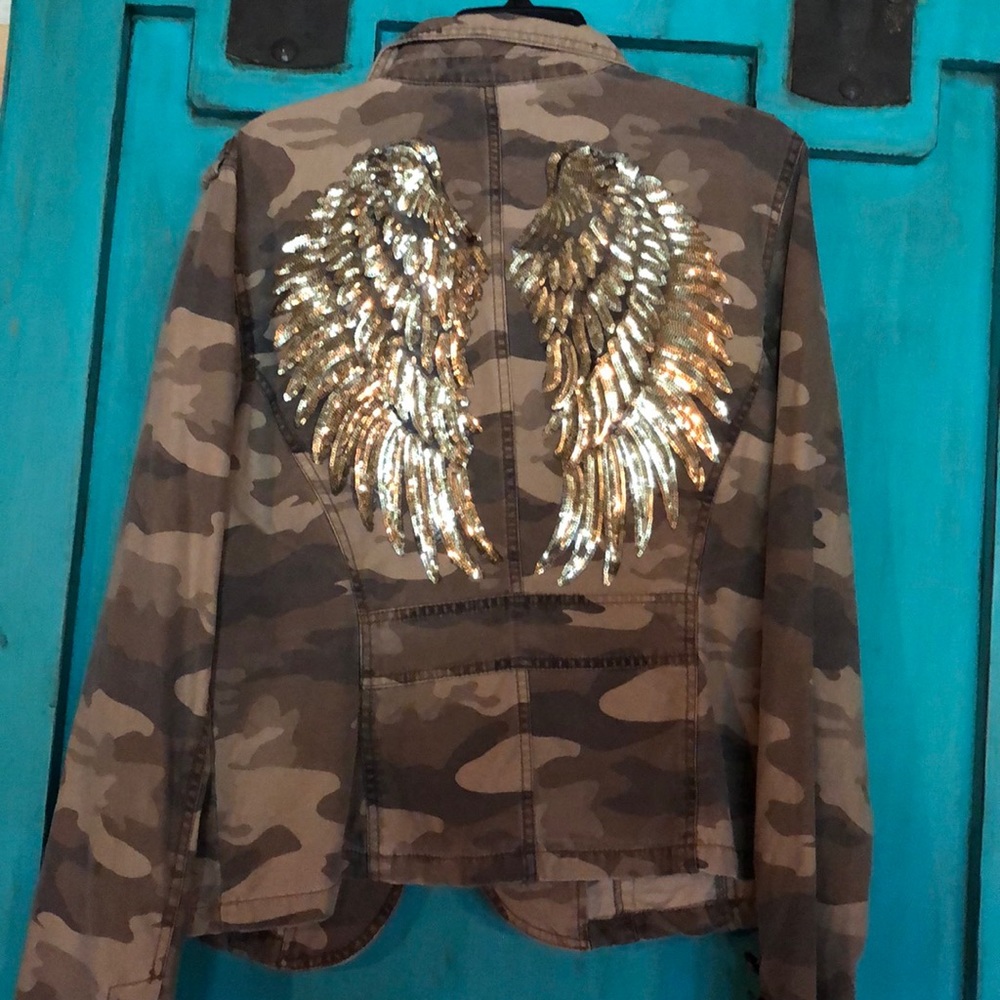 Camo jacket with wings size xl